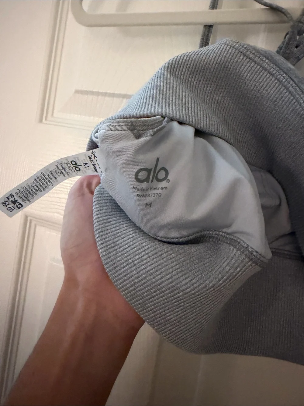 ALO Yoga Alosoft Lavish Bra in Dove Grey size M